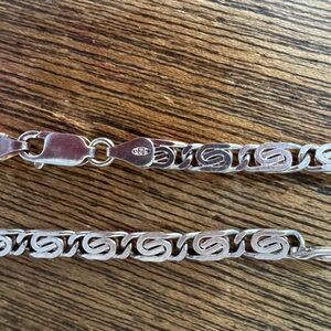 Elegant Silver Chain Bracelet